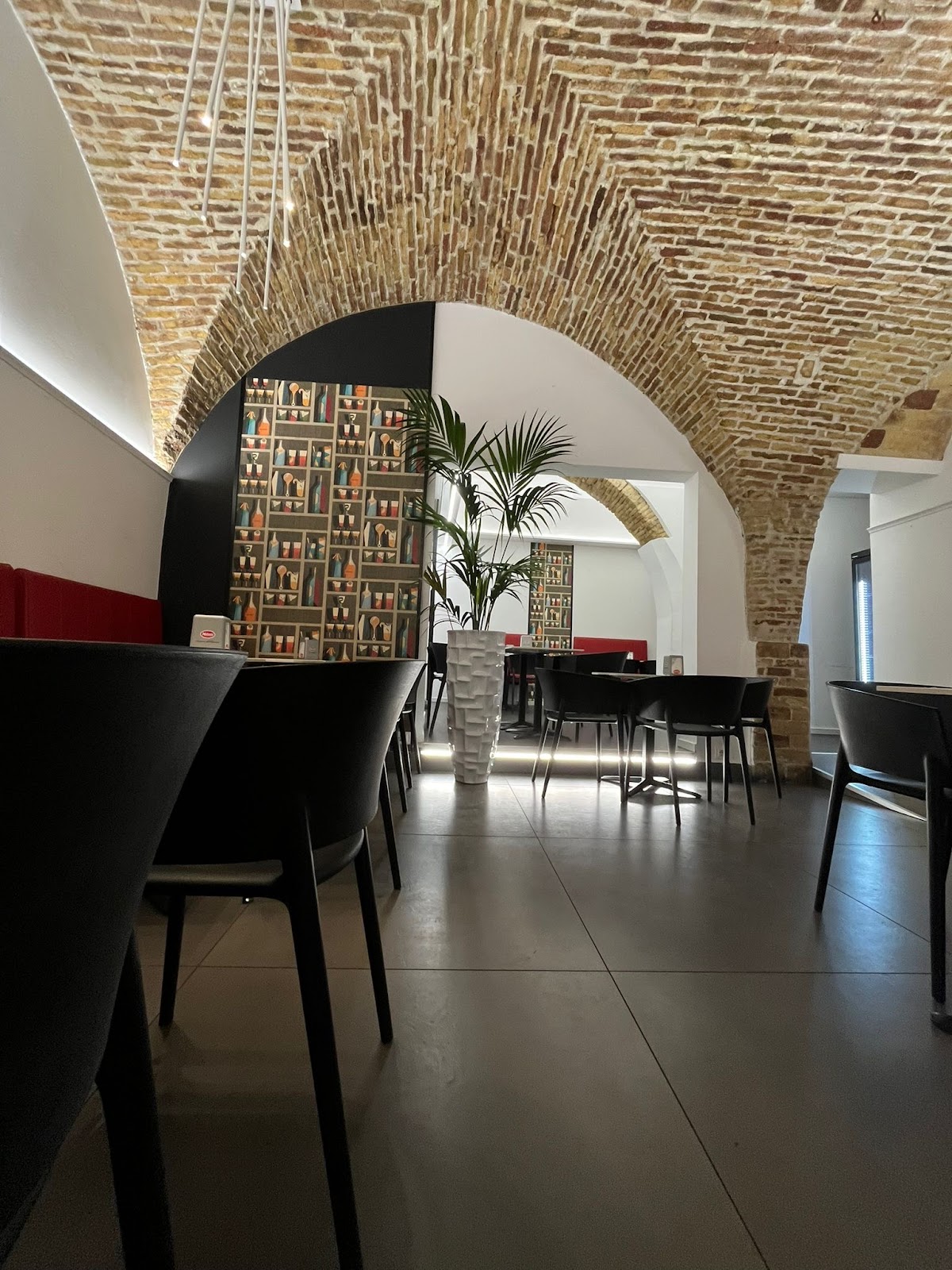 Miró wine&spirit- lounge cafe’ — Ristorante a Vasto, Chieti