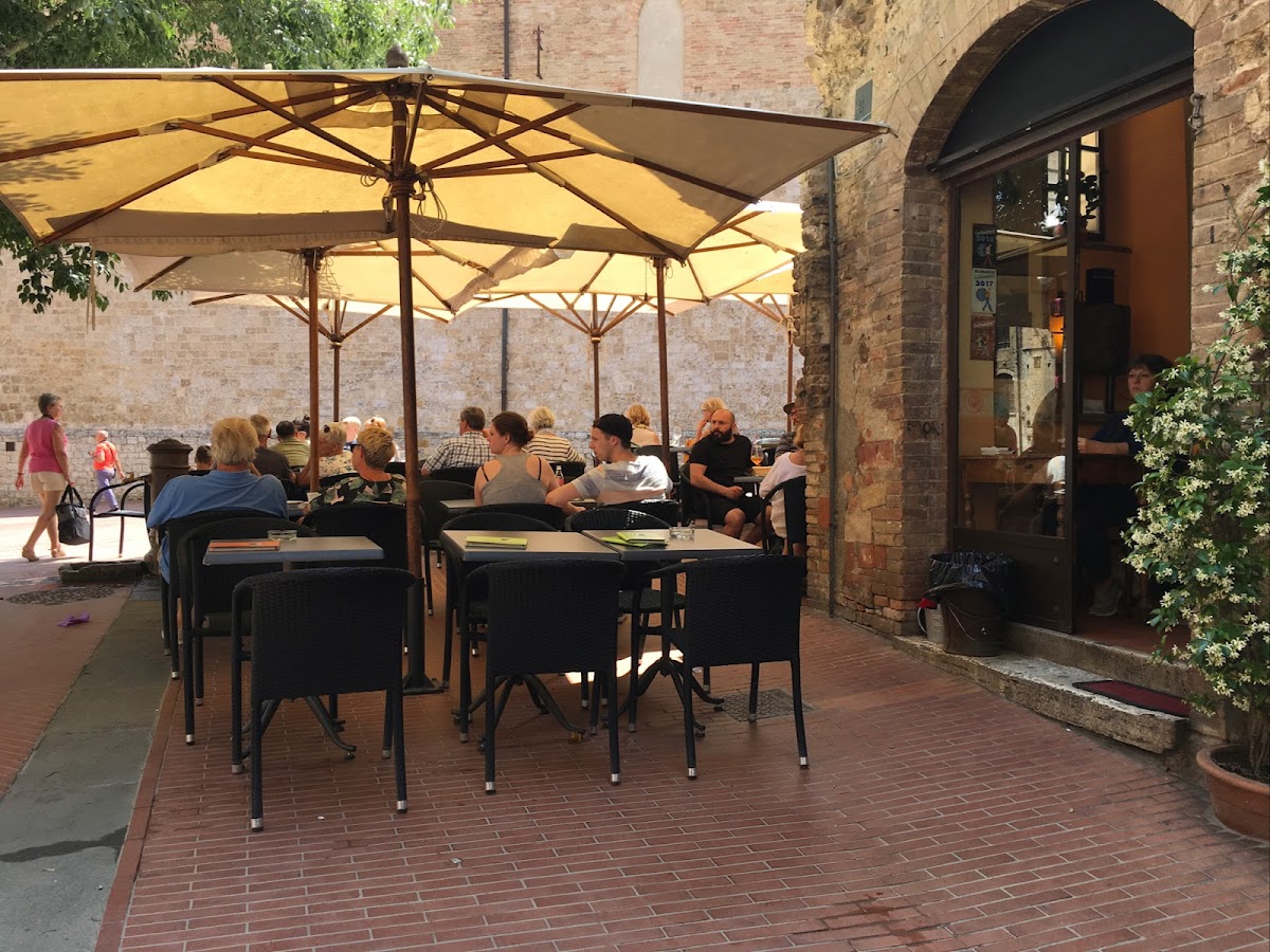 Caffè delle Erbe — Ristorante a San Gimignano, Siena
