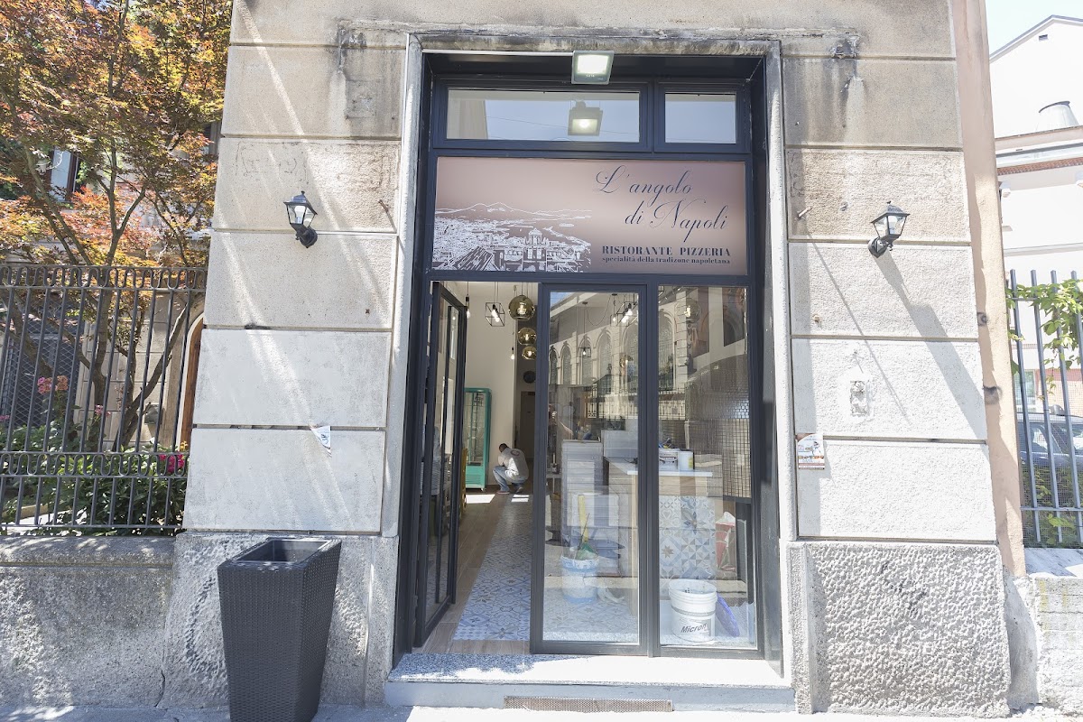 L'Angolo Di Napoli — Ristorante a Milano, Milano