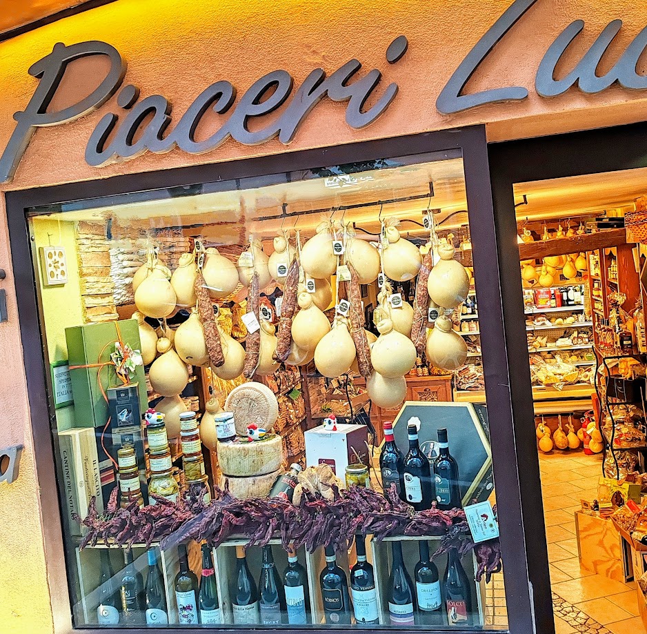 Enoteca e prodotti tipici PIACERI LUCANI — Ristorante a Potenza, Potenza