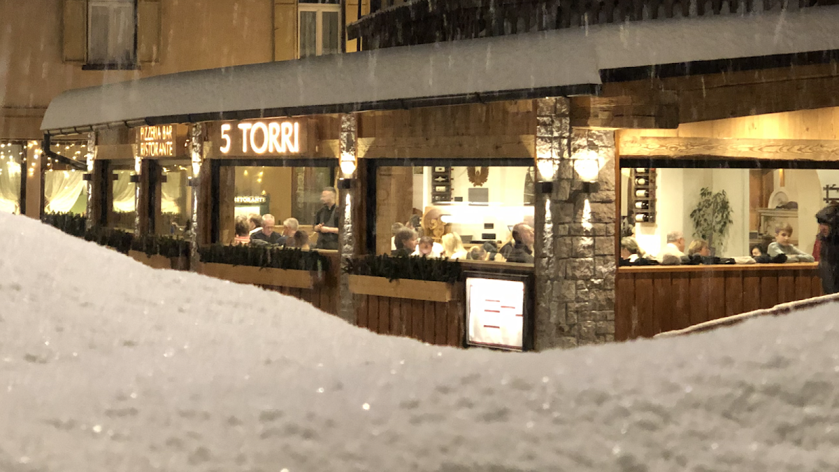 Ristorante Pizzeria 5 Torri — Ristorante a Cortina d Ampezzo, Belluno