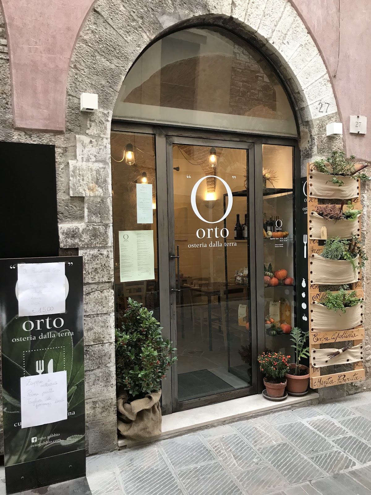 Orto Osteria dalla terra — Ristorante a Gubbio, Perugia