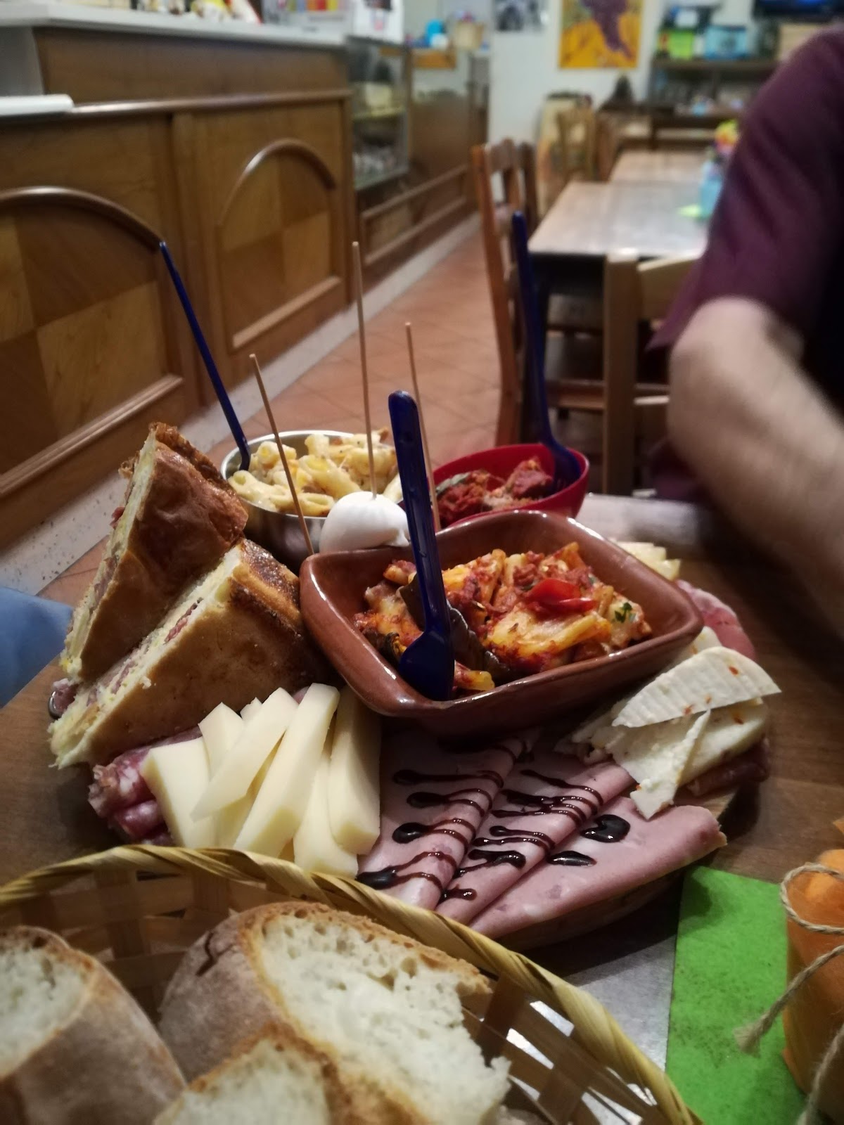 Vineria Pieretti — Ristorante a Caserta, Caserta