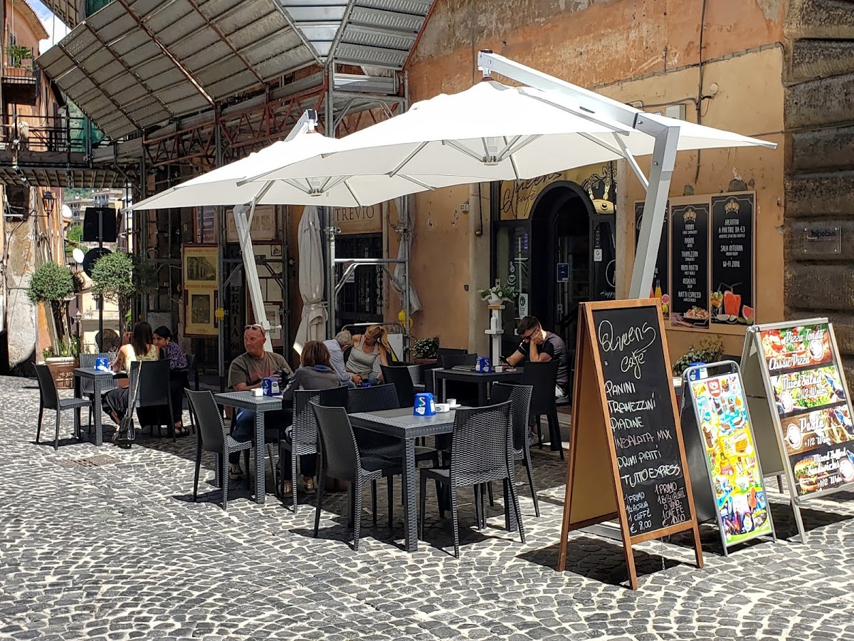 Queens Cafè — Ristorante a Tivoli, Roma