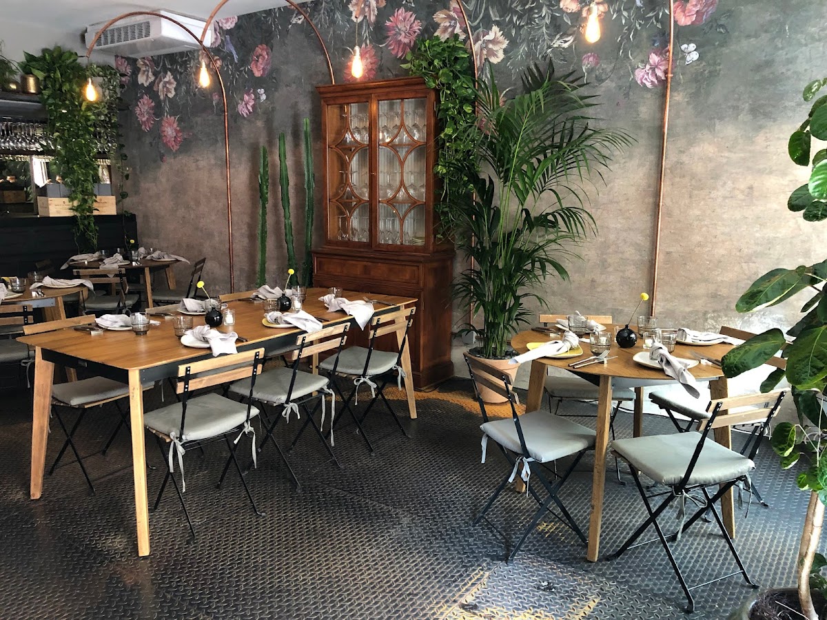 Figli Dei Fiori - Bistrot — Ristorante a Como, Como