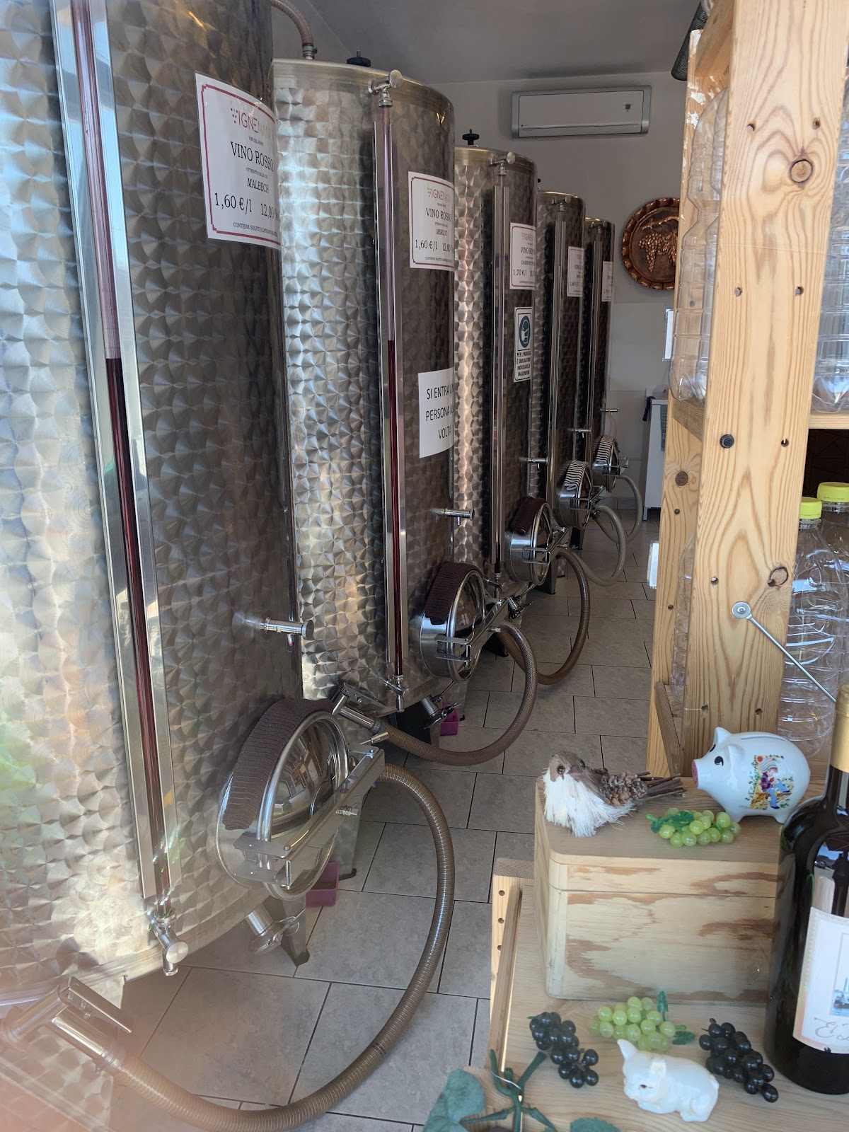 Vendita Vino Azienda Agricola Vigne Nani — Ristorante a Padova, Padova