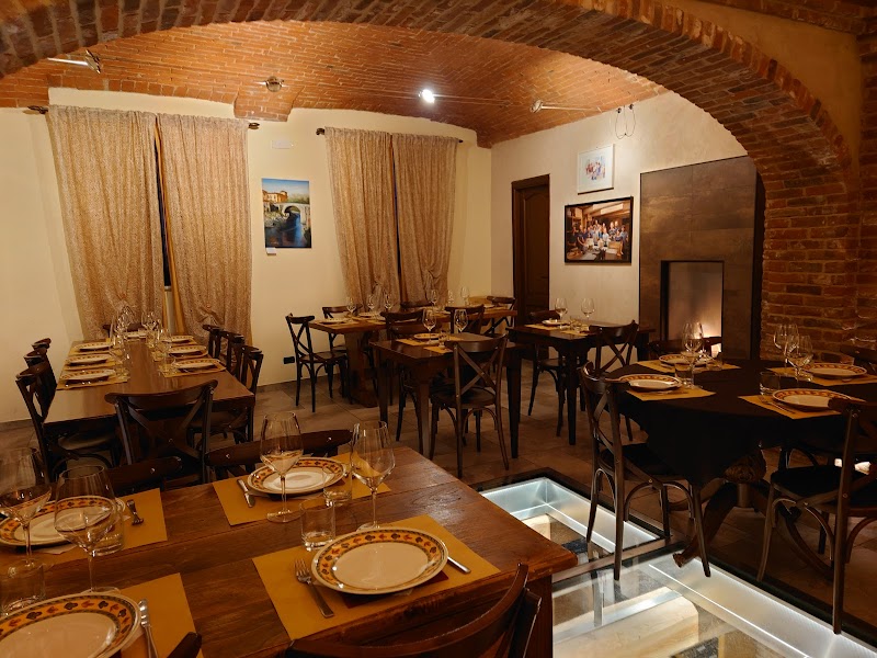 Vineria Caino — Ristorante a Ivrea, Torino