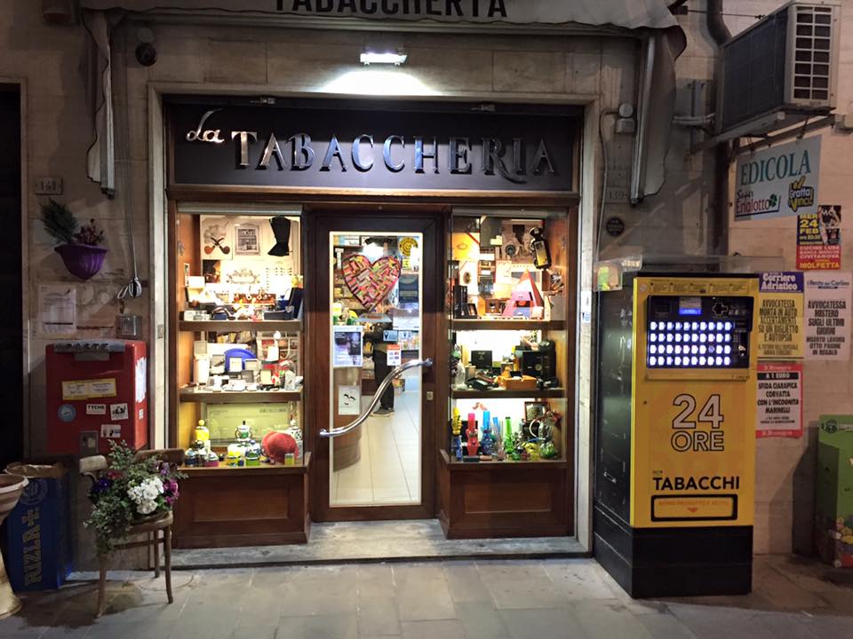 La Tabaccheria Del Corso - Enoteca Piscitelli PLOOM STORE — Ristorante a Civitanova Marche, Macerata