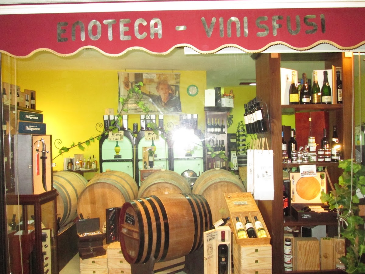 Enoteca Cantina Grappolo d'oro — Ristorante a Alghero, Sassari