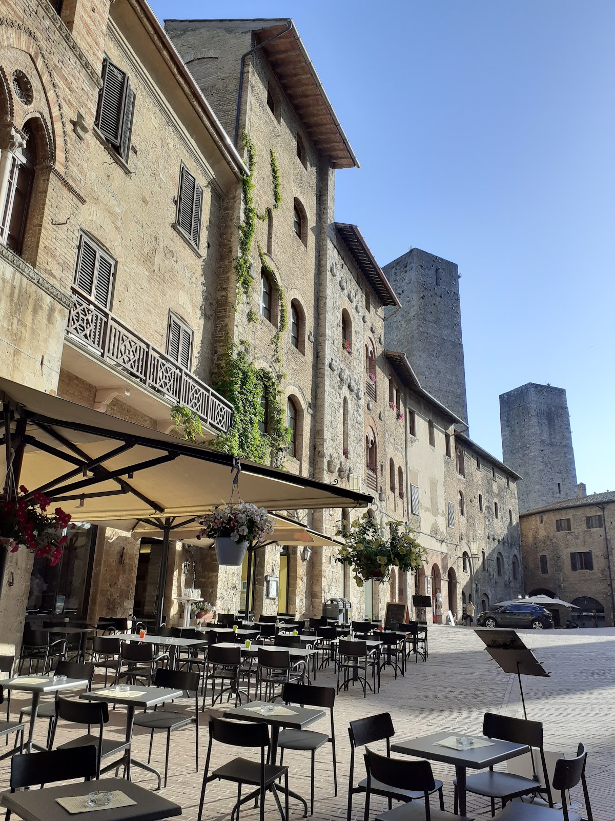 Divinorum Wine Bar — Ristorante a San Gimignano, Siena