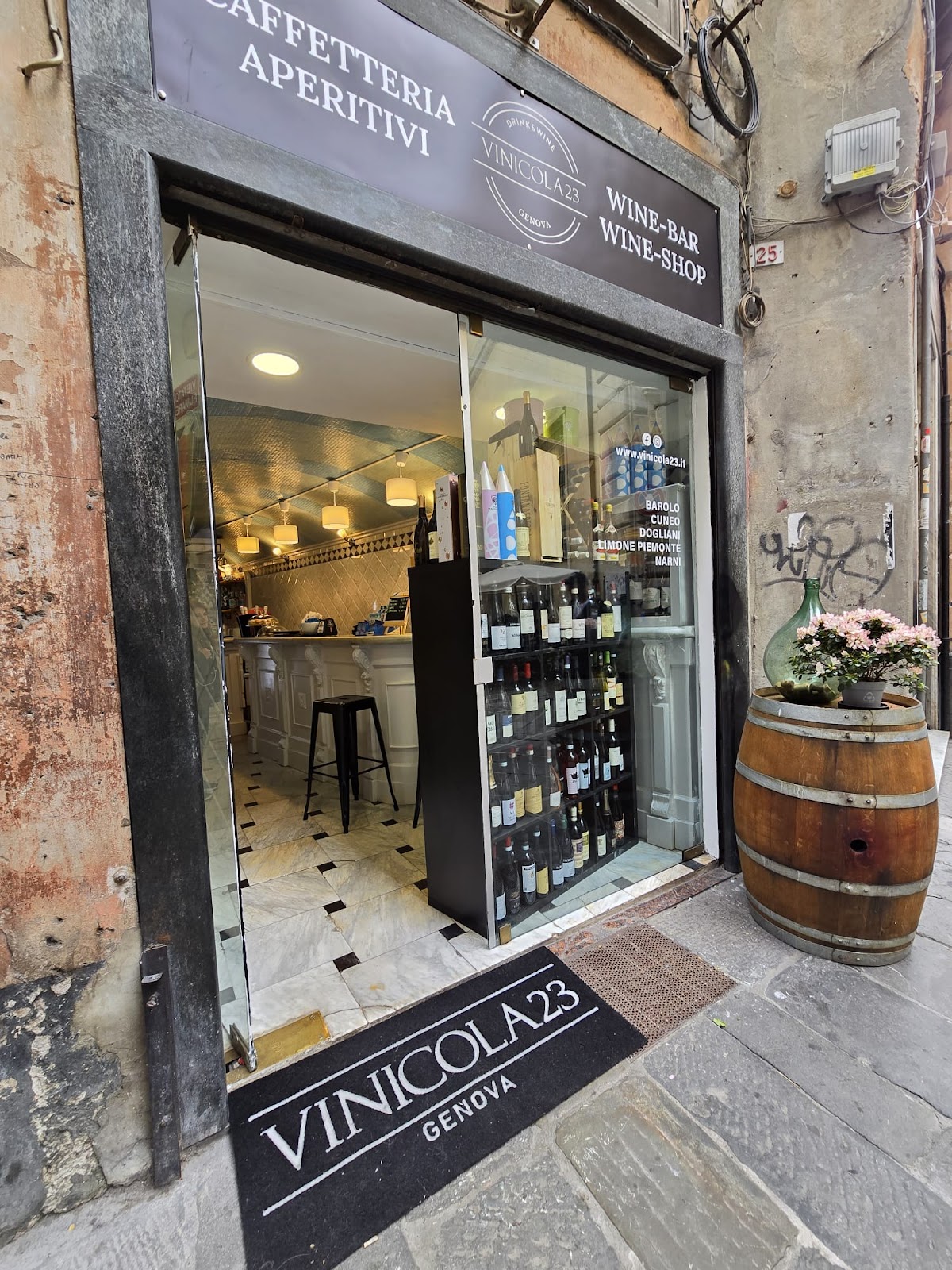 Vinicola 23 - Via Orefici — Ristorante a Genova, Genova