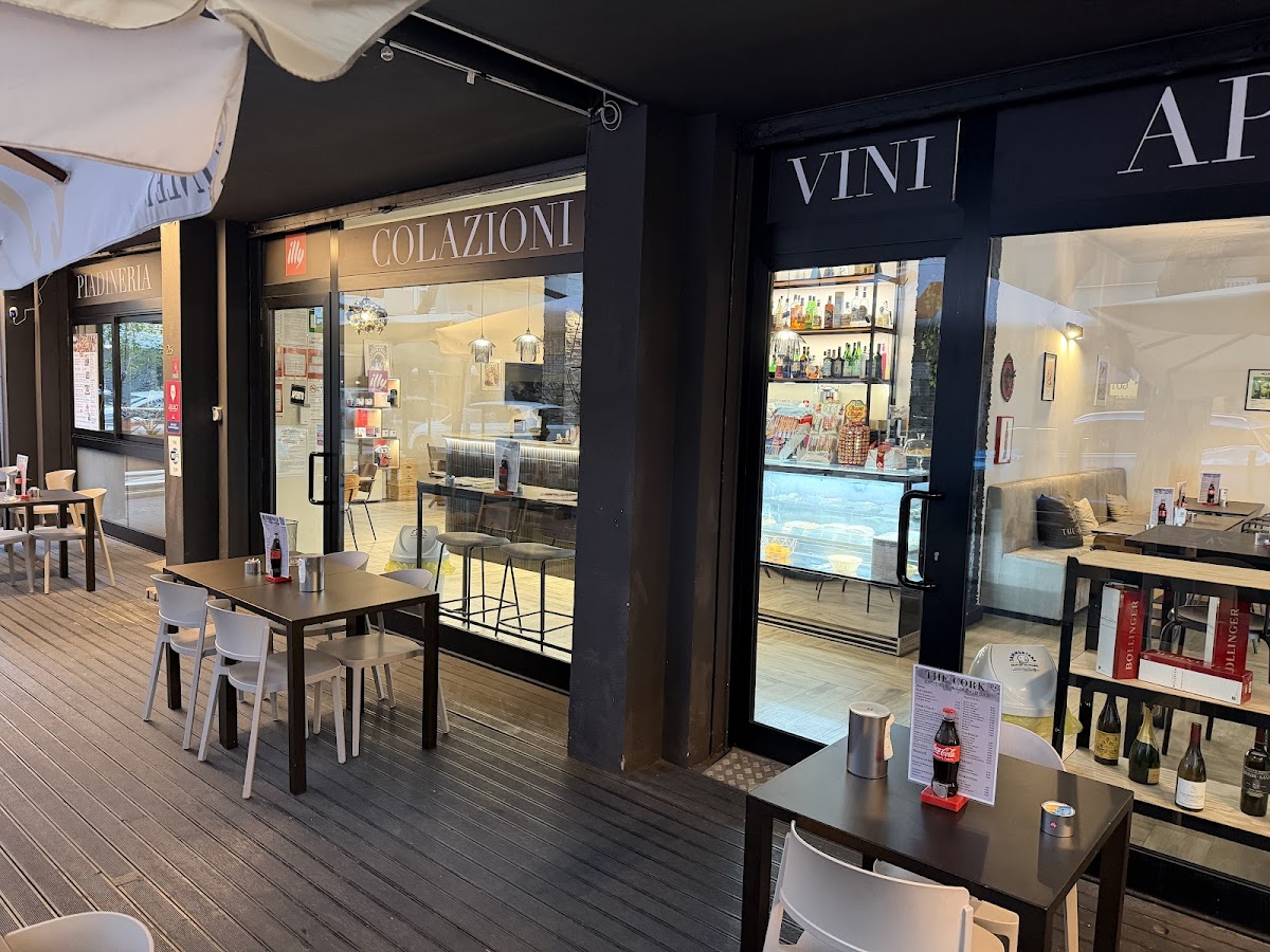 The Cork Enoteca & Piadineria Bar — Ristorante a Rimini, Rimini