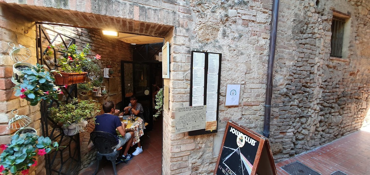 Echoes Bruschetteria — Ristorante a San Gimignano, Siena