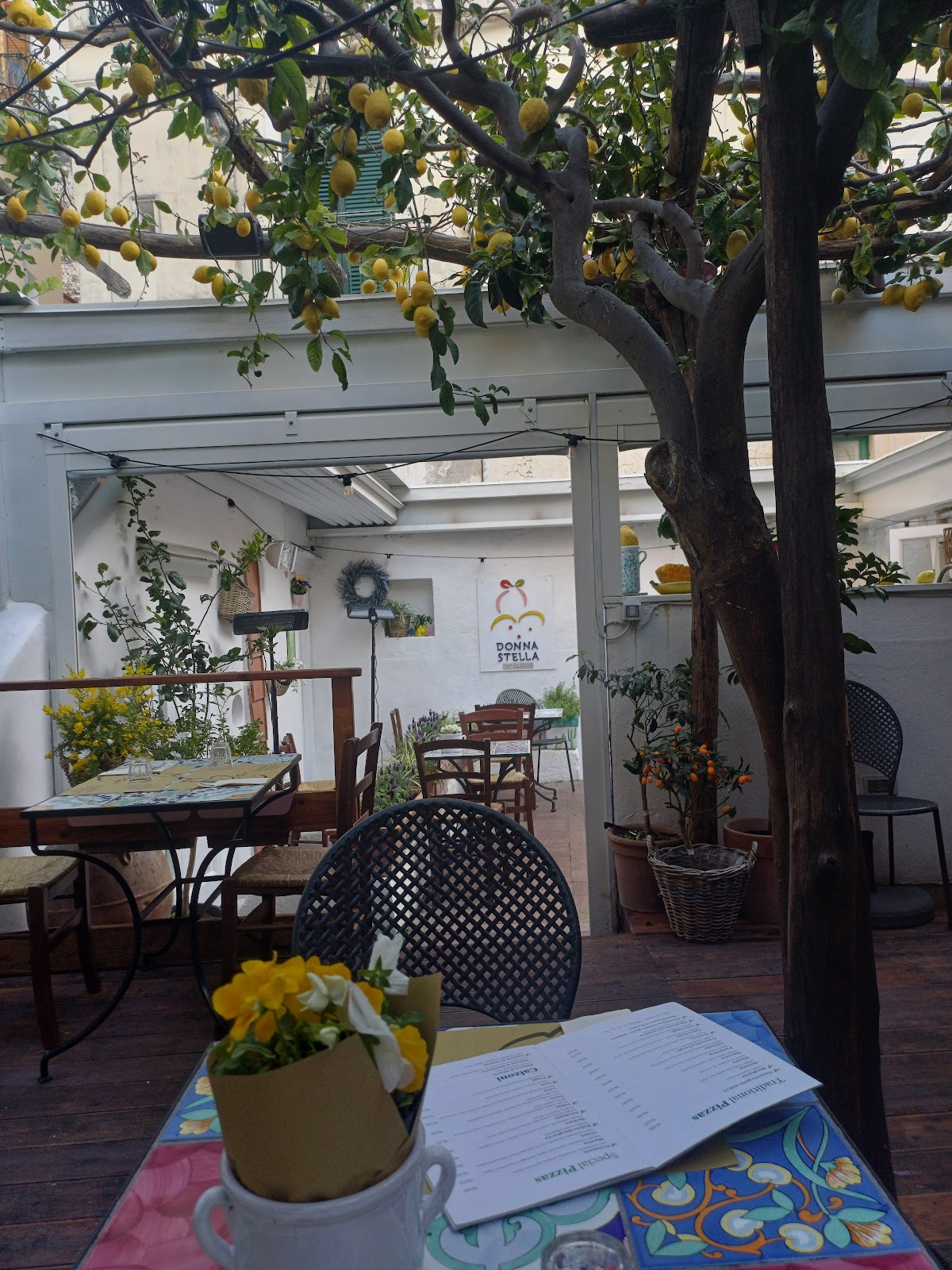 In zona: Pizzeria Donna Stella