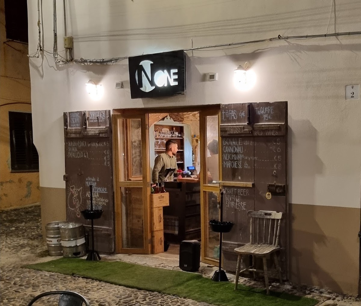 None Vineria — Ristorante a Alghero, Sassari