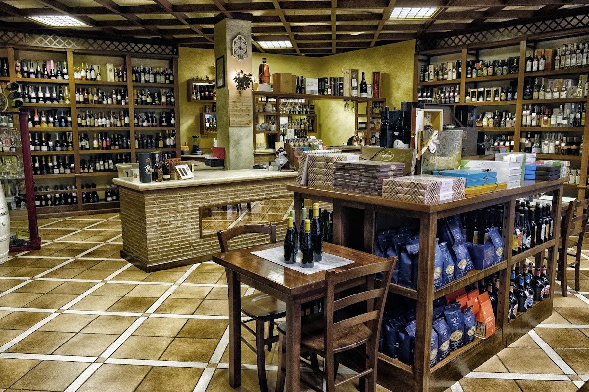 ENOTECA MOLINARI — Ristorante a Frascati, Roma