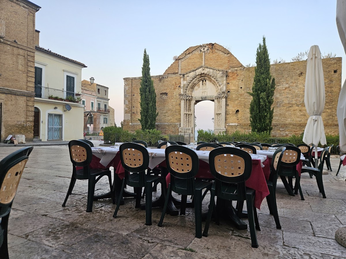 Aux Fils Du Chevalier - Golfo d’Oro Vasto — Ristorante a Vasto, Chieti