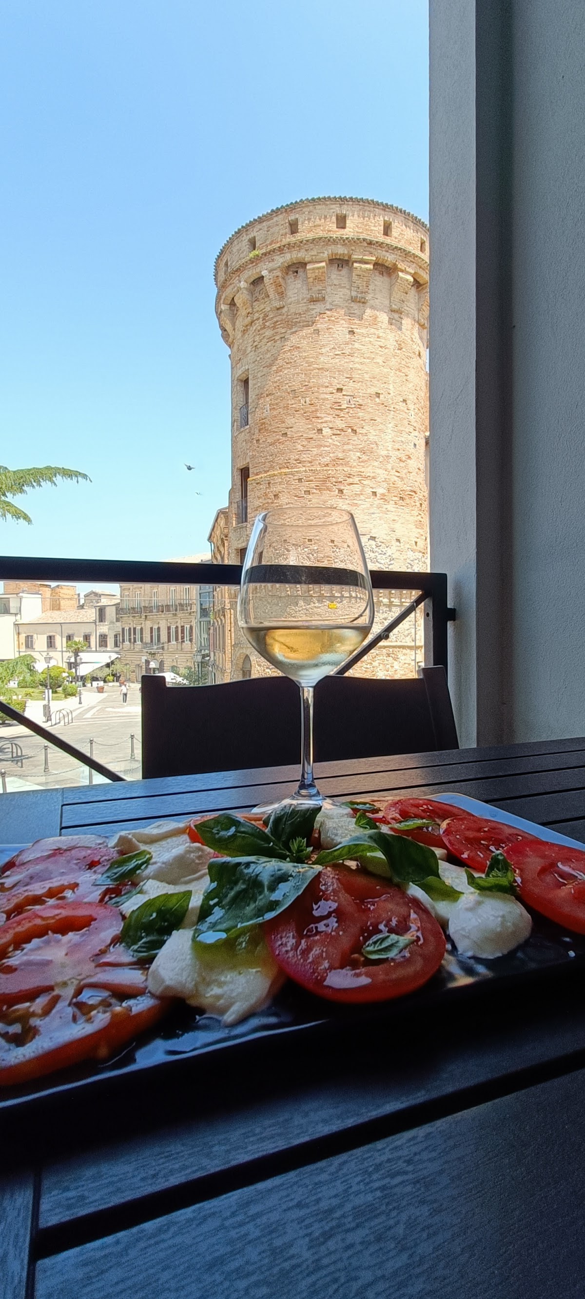 The Old School Bar — Ristorante a Vasto, Chieti