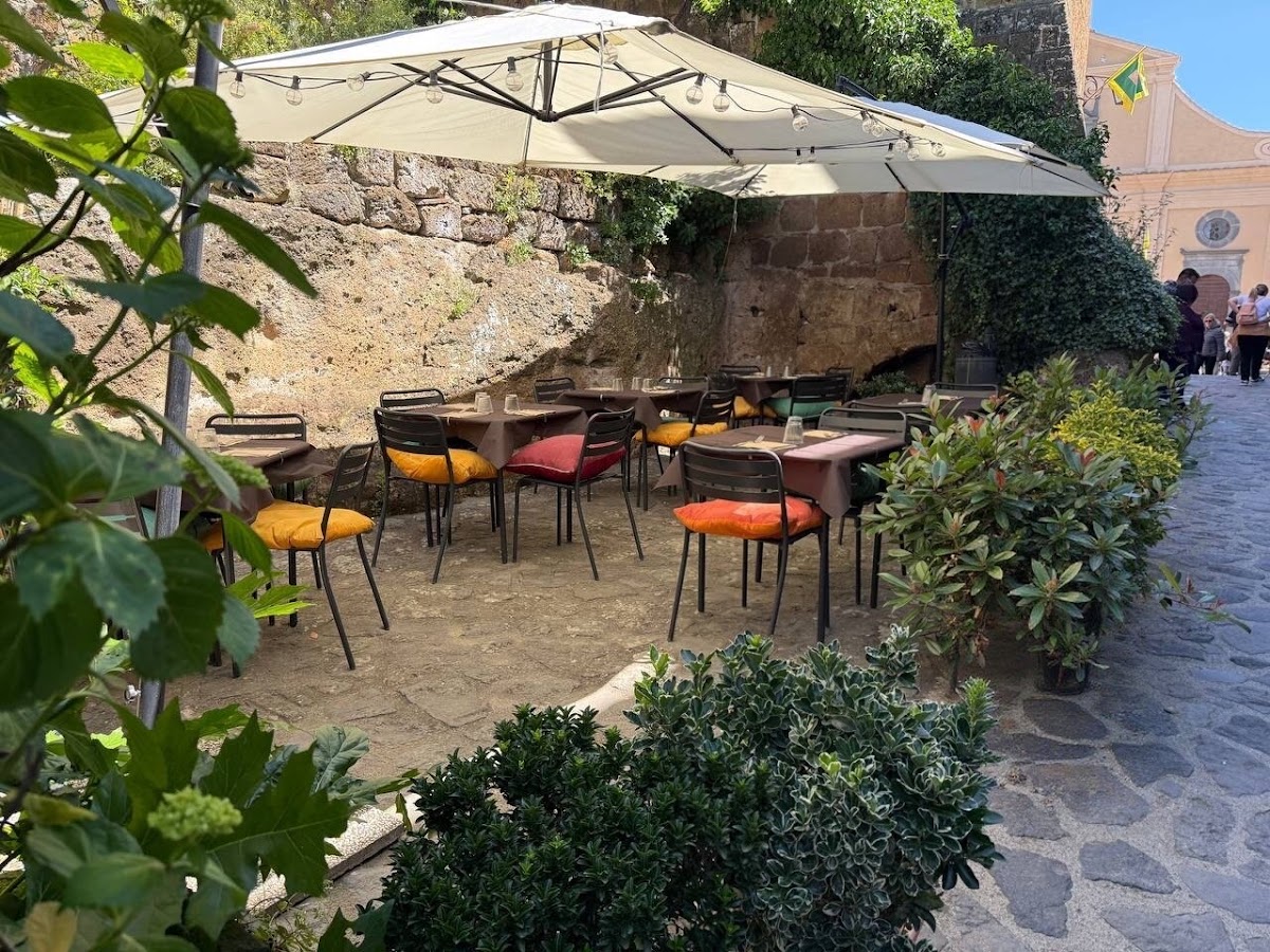 Il Pozzo dei Desideri — Ristorante a Civita di Bagnoregio, Viterbo
