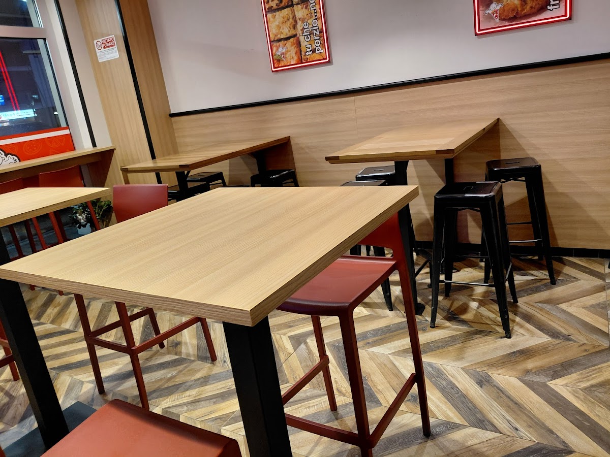 Porzioni di Pizza Potenza — Ristorante a Potenza, Potenza