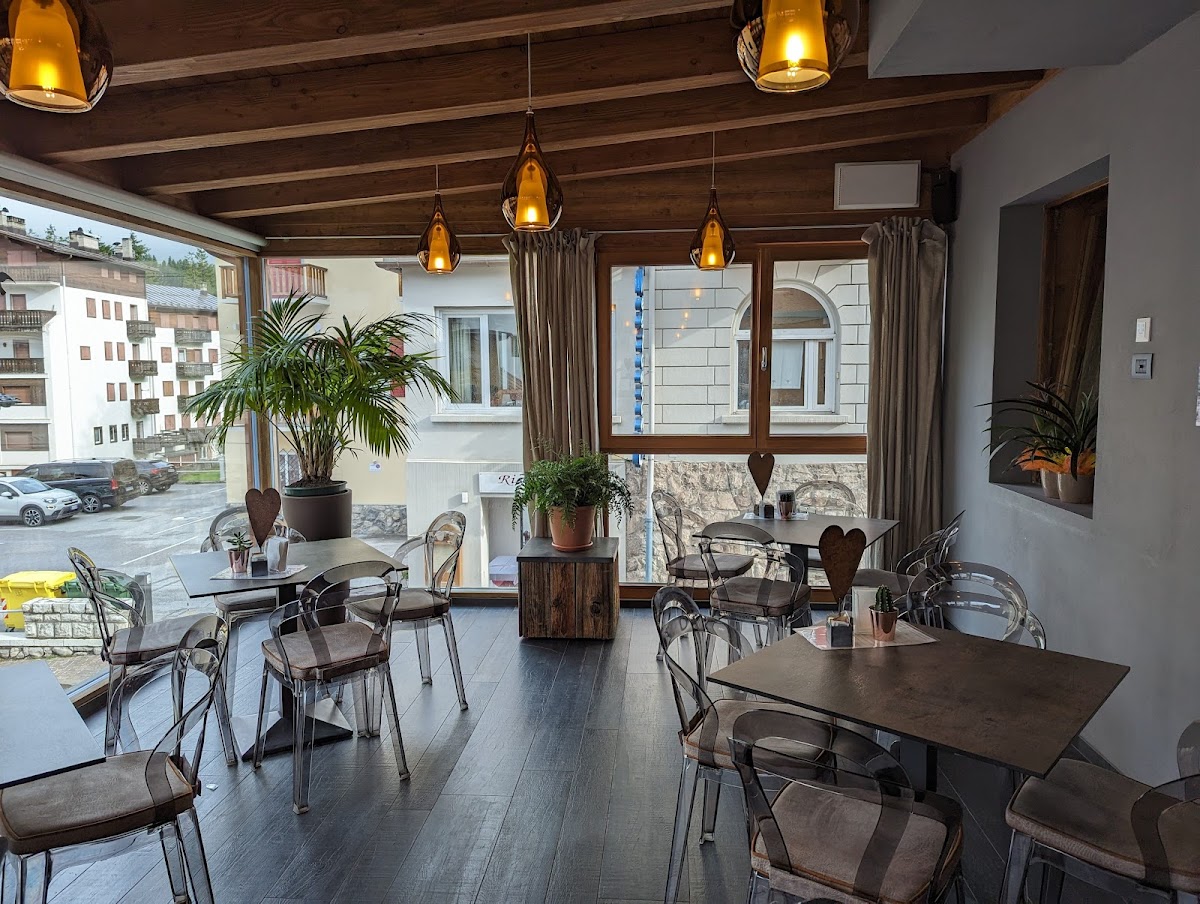 Pasticceria Panificio Alverà — Ristorante a Cortina d Ampezzo, Belluno